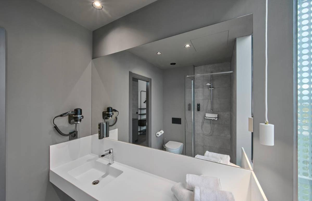 Small Double Room,1340863847:JPEG